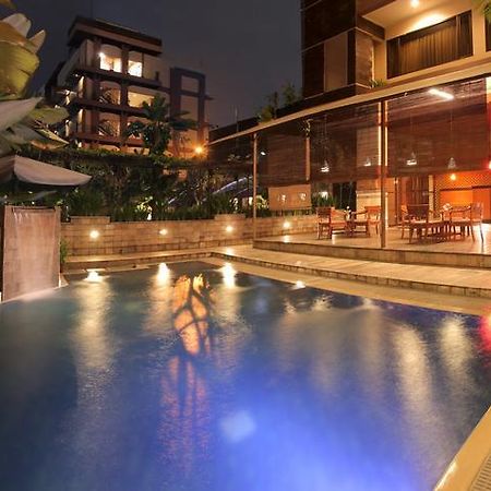 Bali World Hotel Bandung Exterior photo