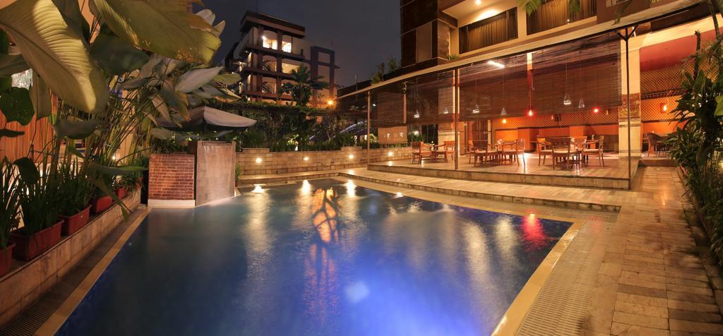 Bali World Hotel Bandung Exterior photo