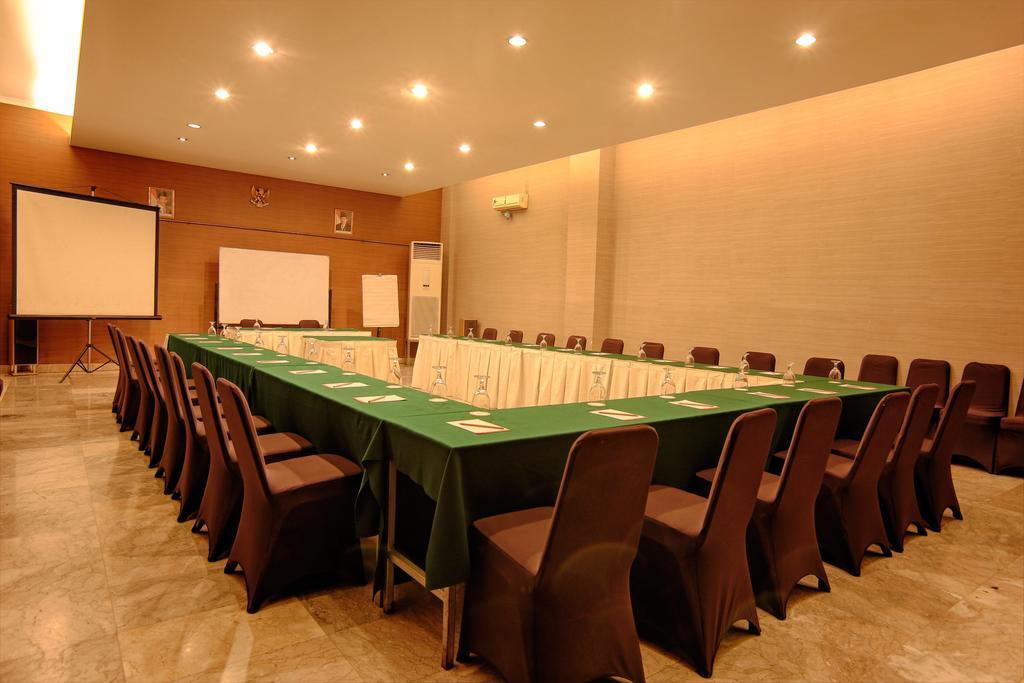 Bali World Hotel Bandung Exterior photo