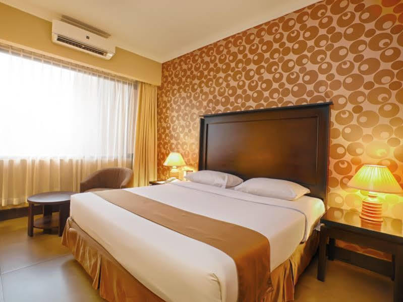 Bali World Hotel Bandung Exterior photo