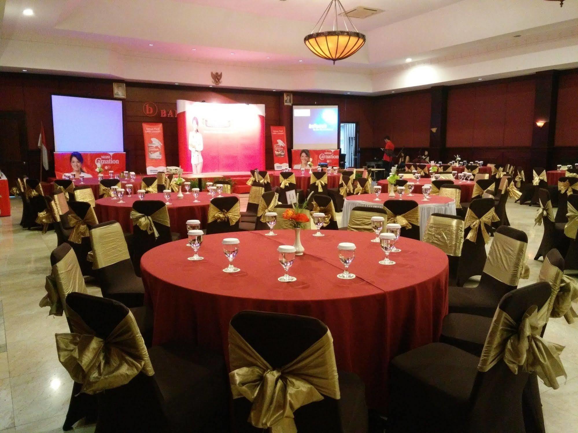 Bali World Hotel Bandung Exterior photo